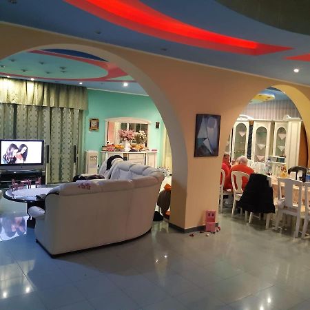 Casa Albastra Hotel Drumu Carului ภายนอก รูปภาพ