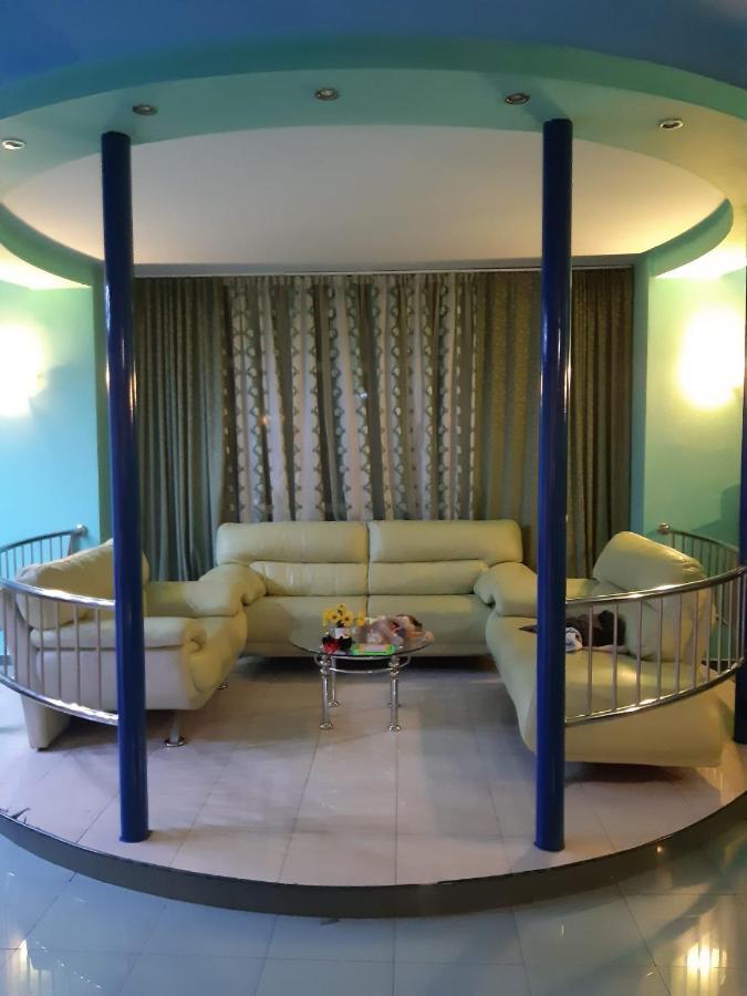 Casa Albastra Hotel Drumu Carului ภายนอก รูปภาพ