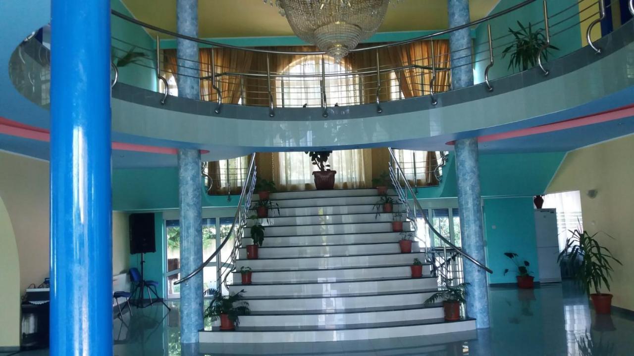 Casa Albastra Hotel Drumu Carului ภายนอก รูปภาพ