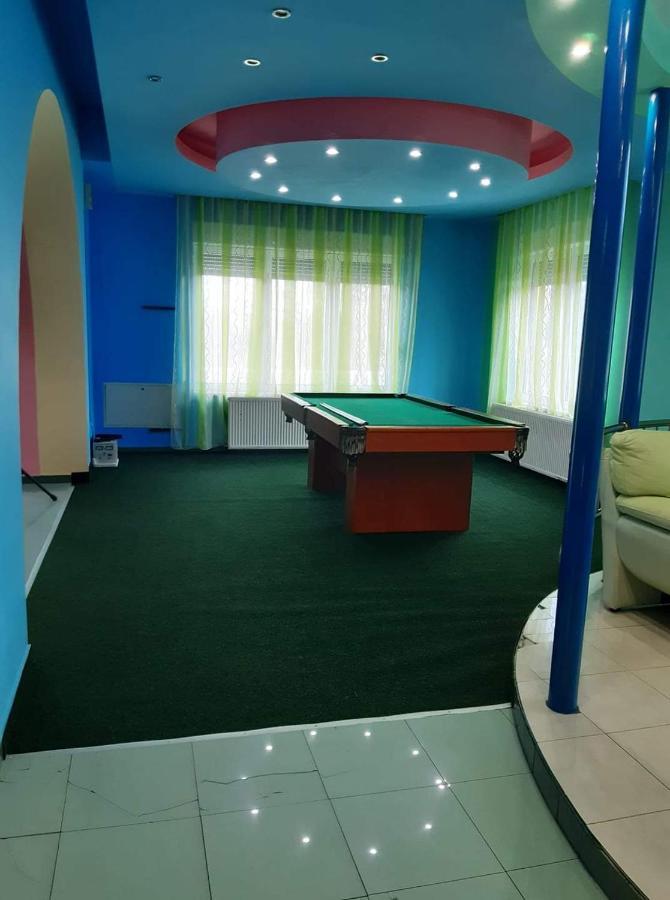 Casa Albastra Hotel Drumu Carului ภายนอก รูปภาพ